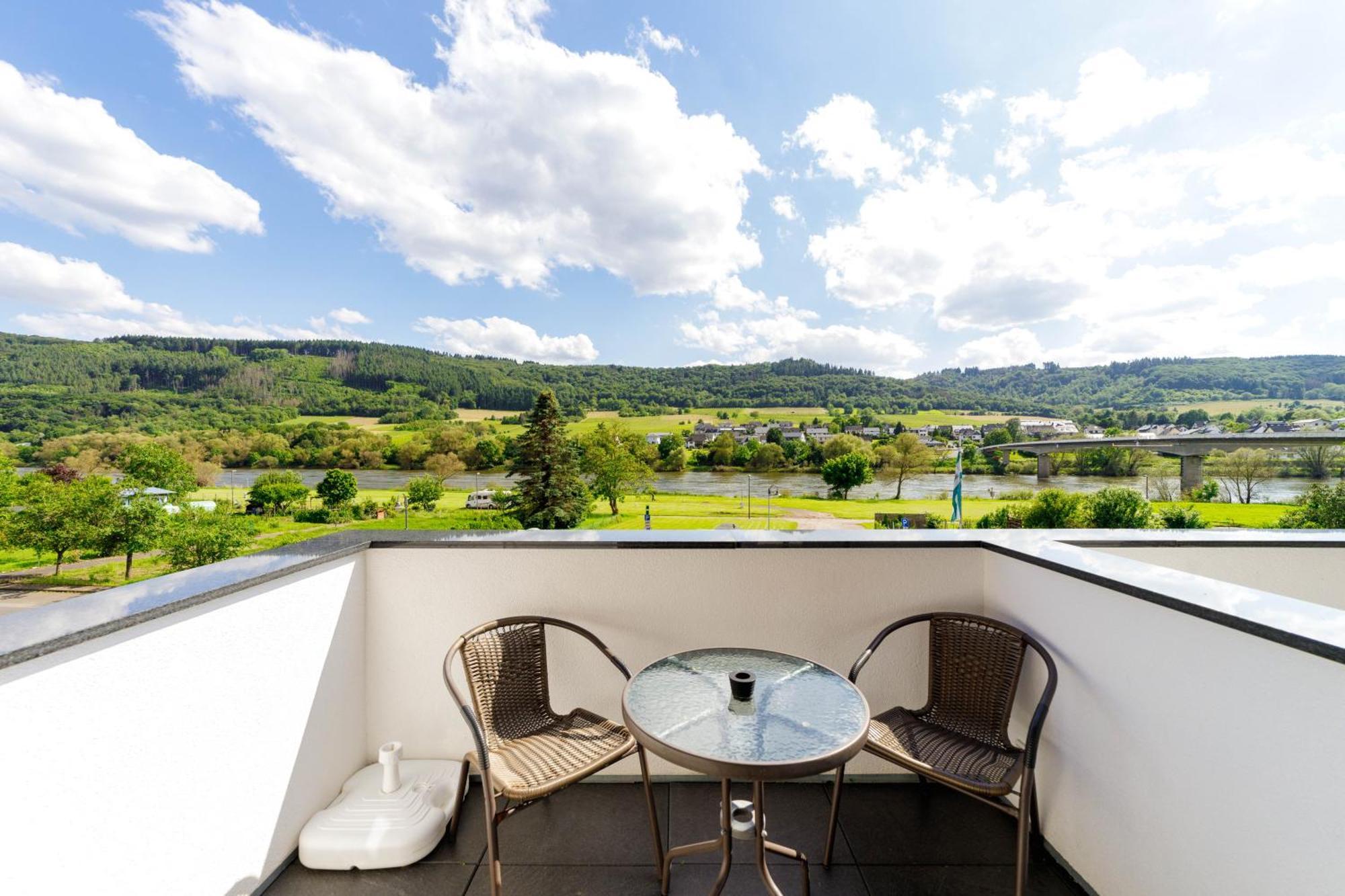 Vonmos Moselblick Apartments Kinheim Extérieur photo