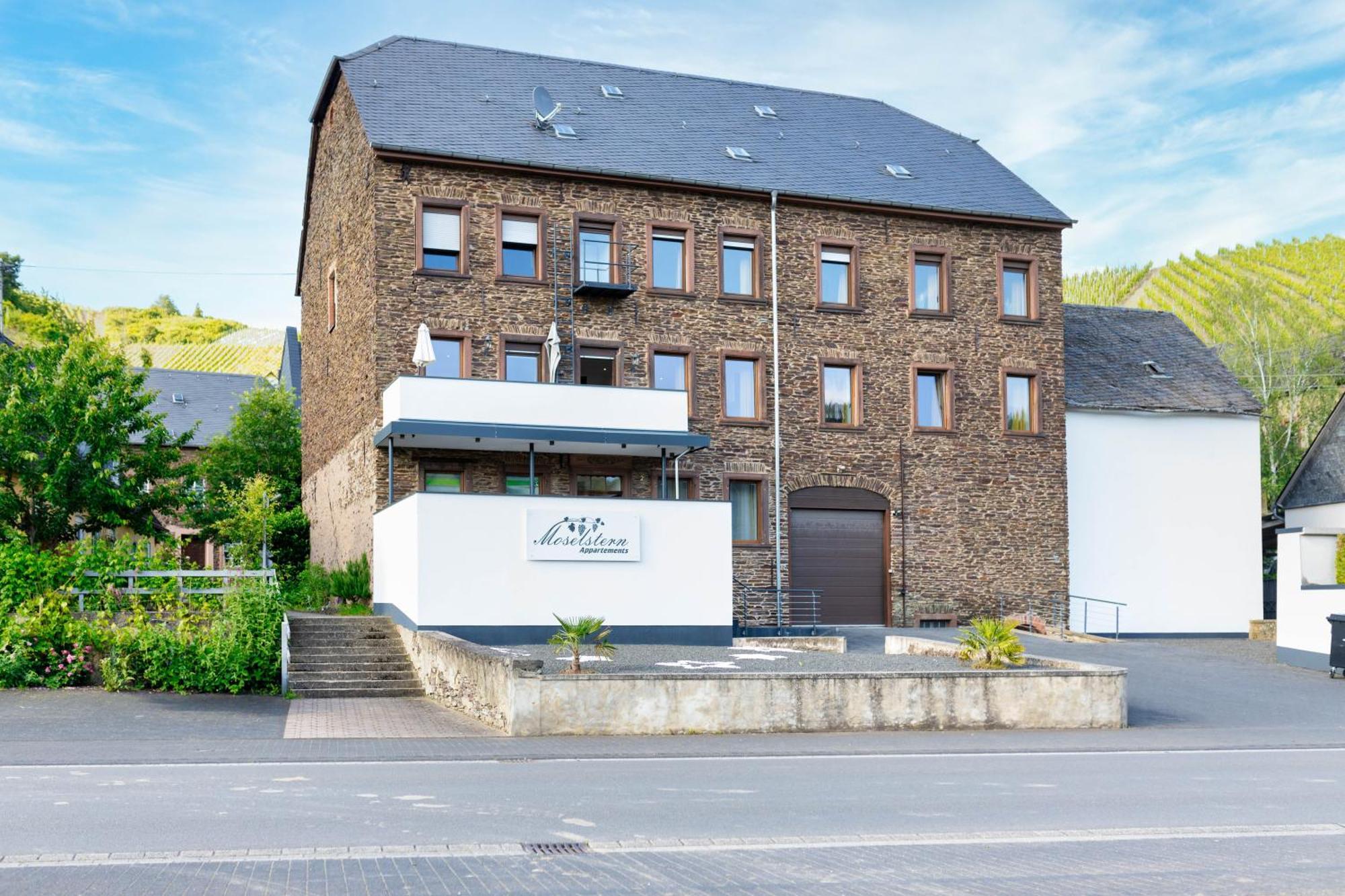 Vonmos Moselblick Apartments Kinheim Extérieur photo